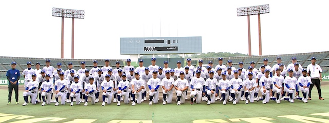 体験会と選手募集：選手集合写真
